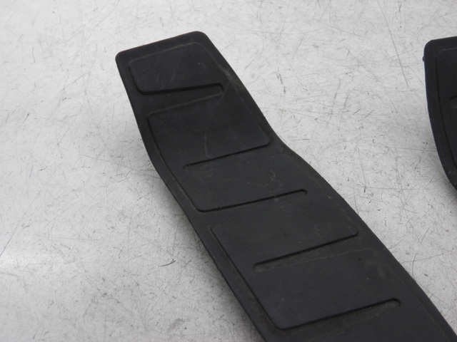 photo de TAPPETINO PEDANA PIAGGIO MP3 RL 250 (2007 - 2010)