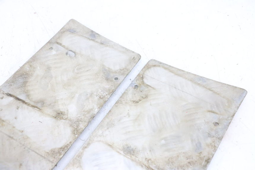 photo de CARENA PEDANA GOMME LIGIER PULSE 3 1 (2014 - 2020) - Primo piano tecnico