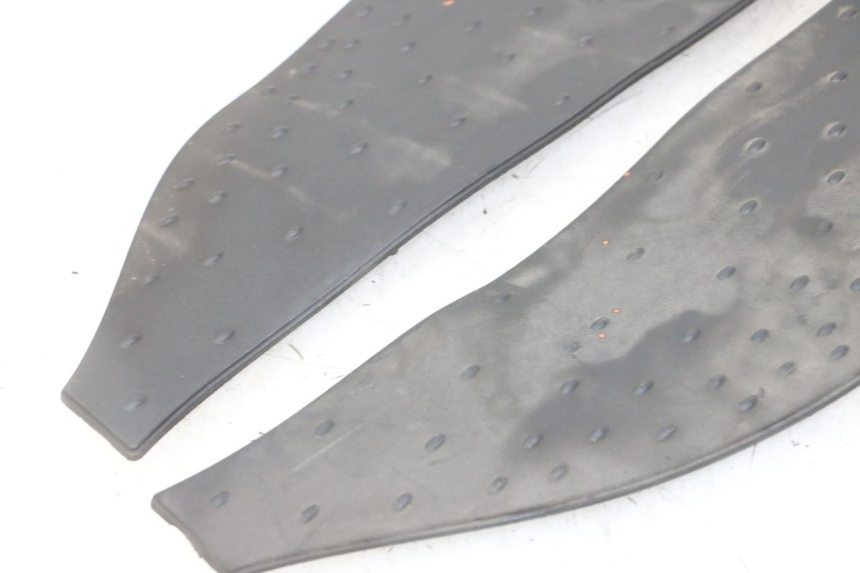 photo de CARENA PEDANA GOMME APRILIA SCARABEO GT TOURING 125 (1999 - 2005)