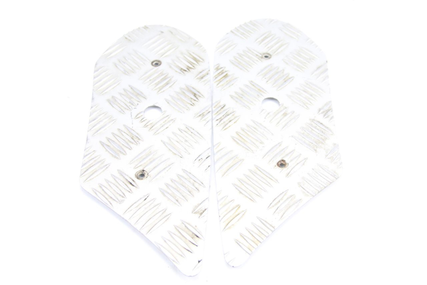 photo de CARENA PEDANA GOMME PEUGEOT STREETZONE 2T 50 (2014 - 2019)