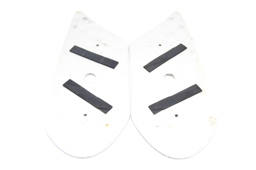 photo de CARENA PEDANA GOMME PEUGEOT STREETZONE 2T 50 (2014 - 2019)