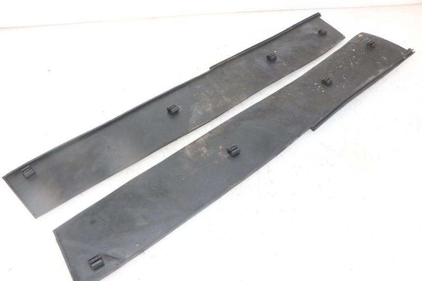 photo de CARENA PEDANA GOMME PIAGGIO SUPER LX 125 (2000 - 2003)