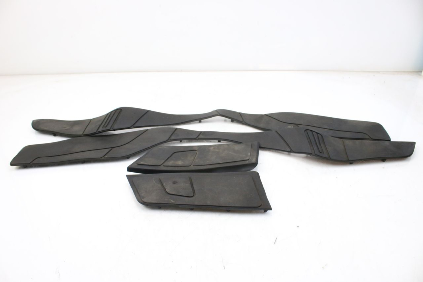 photo de TAPPETINO PEDANA SUZUKI AN BURGMAN 400 (2006 - 2010)