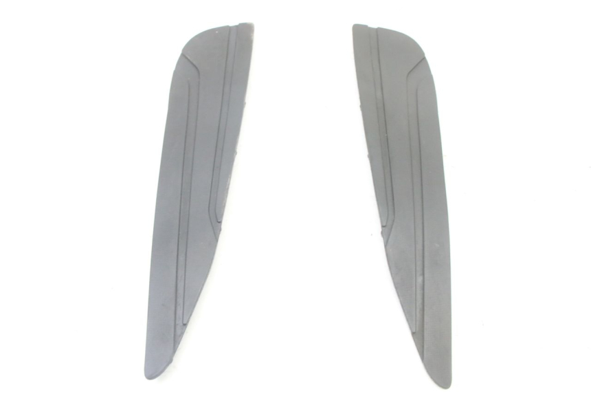 photo de TAPPETINO PEDANA YAMAHA X-MAX XMAX 125 (2010 - 2014)