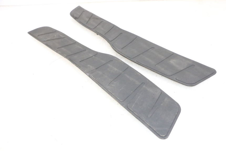 photo de Tappetino pedana PIAGGIO X8 125 (2004 - 2007) - Zoom sullo stato d'uso