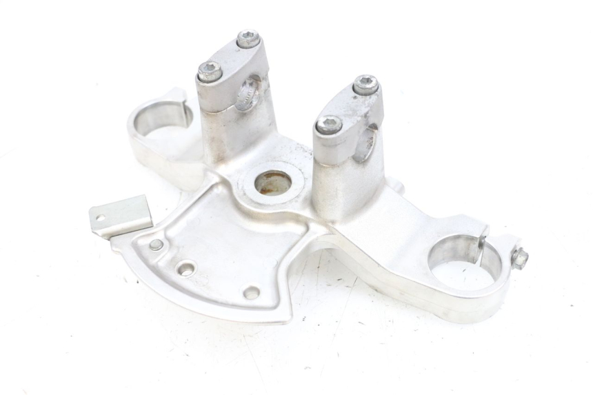 photo de PIASTRA SUPERIORE SUZUKI BURGMAN 650 (2013 - 2020)