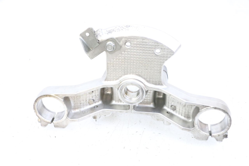 photo de PIASTRA SUPERIORE SUZUKI BURGMAN 650 (2013 - 2020)