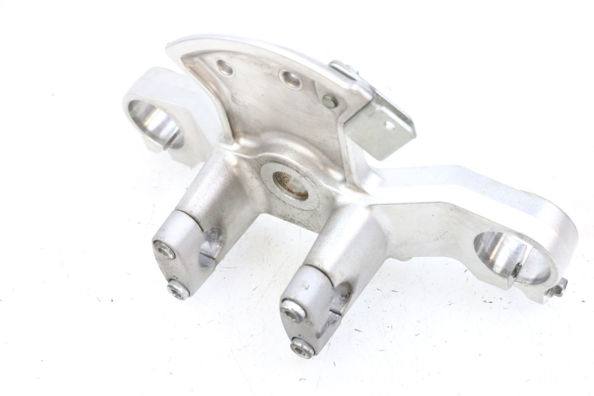 photo de PIASTRA SUPERIORE SUZUKI BURGMAN 650 (2013 - 2020)