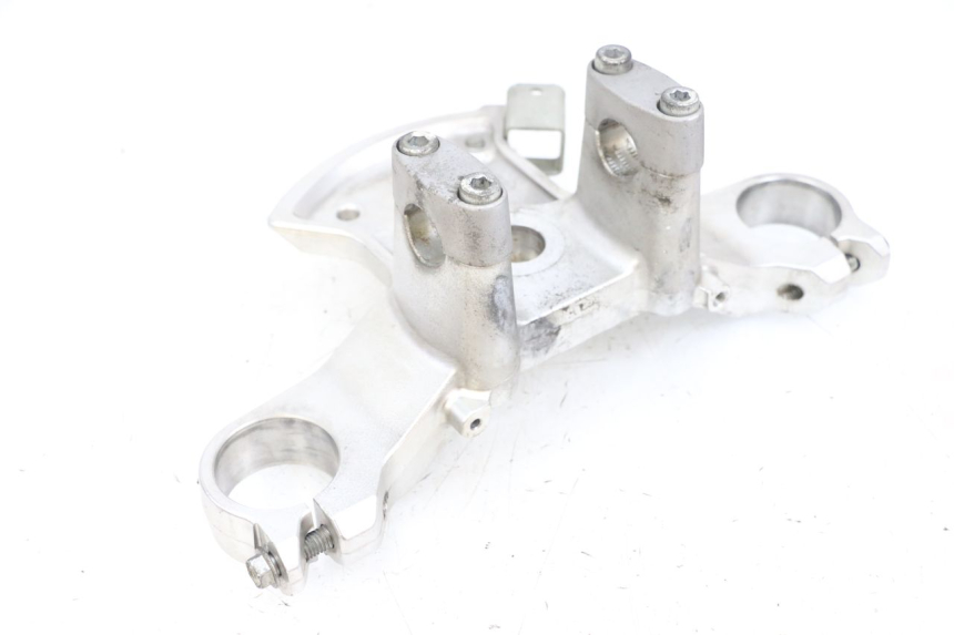 photo de PIASTRA SUPERIORE SUZUKI BURGMAN 650 (2013 - 2020)