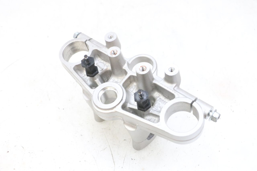 photo de PIASTRA SUPERIORE SUZUKI GSF N BANDIT 600 (1996 - 1999) - Zoom sullo stato d'uso