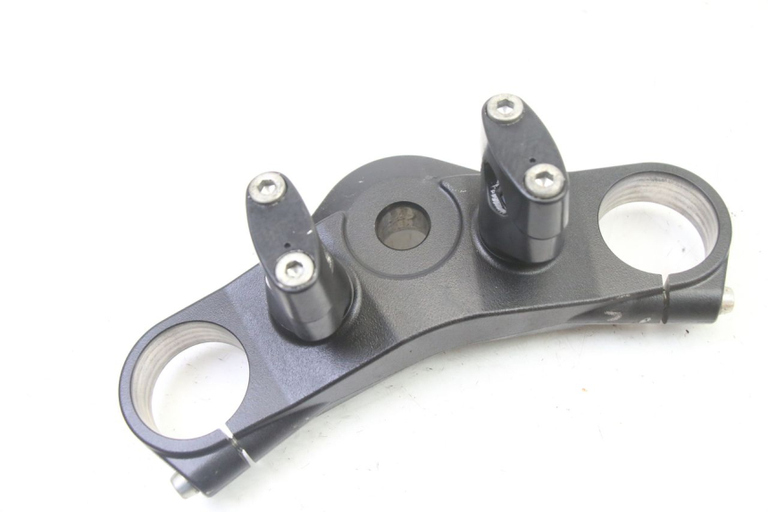 photo de PIASTRA SUPERIORE SUZUKI GSR 750 (2011 - 2017)