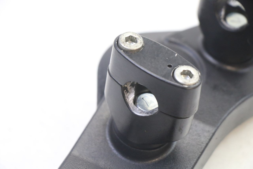 photo de PIASTRA SUPERIORE SUZUKI GSR 750 (2011 - 2017)