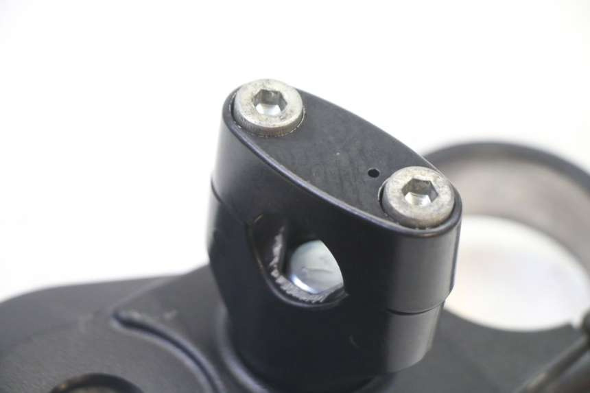 photo de PIASTRA SUPERIORE SUZUKI GSR 750 (2011 - 2017)