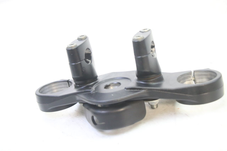 photo de PIASTRA SUPERIORE SUZUKI GSR 750 (2011 - 2017)