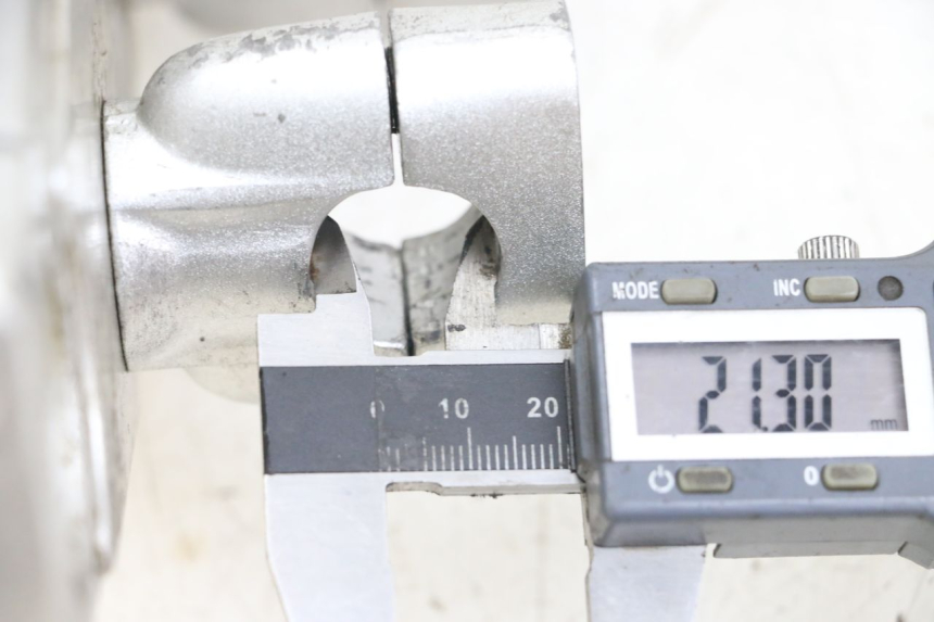photo de PIASTRA SUPERIORE JINLUN JL HIGHLANDER 125 (2007 - 2015)