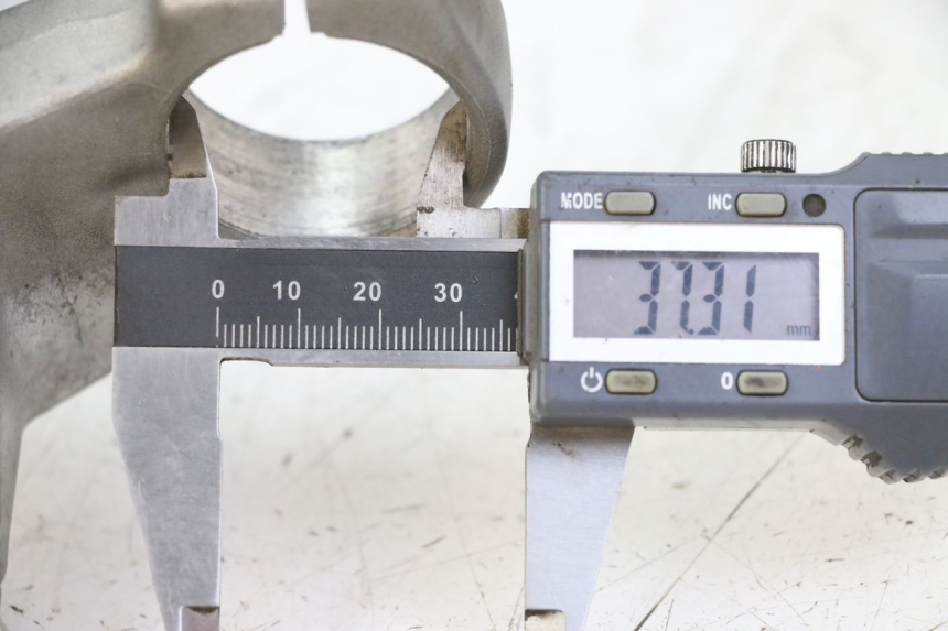 photo de PIASTRA SUPERIORE YAMAHA TDR DELTABOX 125 (1993 - 2003)