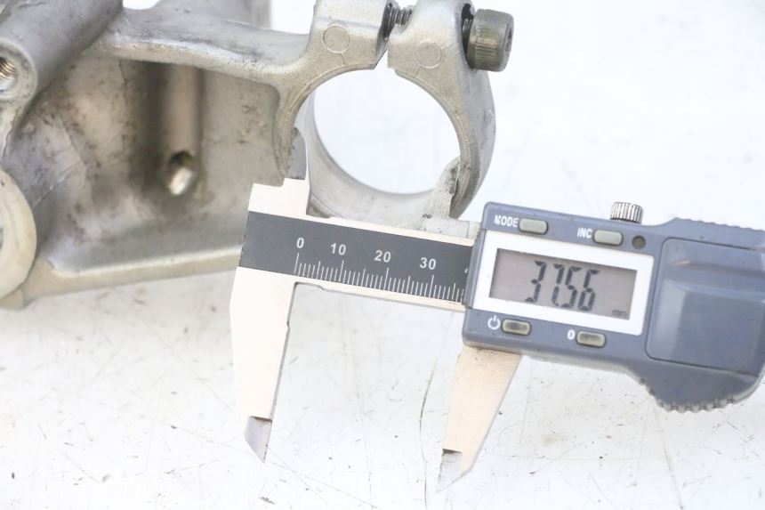 photo de PIASTRA SUPERIORE YAMAHA TDR DELTABOX 125 (1993 - 2003)