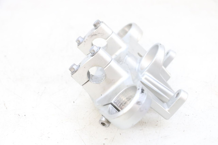 photo de PIASTRA SUPERIORE KAWASAKI ZR 7 750 (1999 - 2001) - Ricambio usato controllato