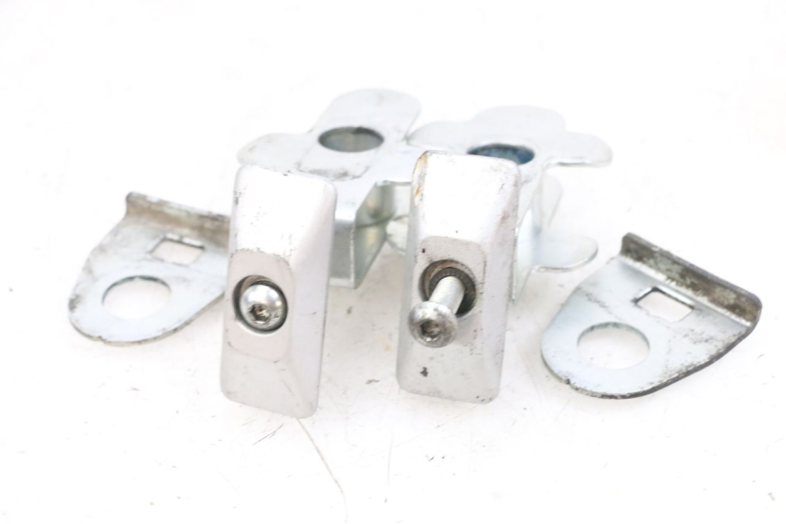 photo de Tenditore catena SUZUKI GSF N BANDIT 600 (1996 - 1999) - Zoom sullo stato d'uso