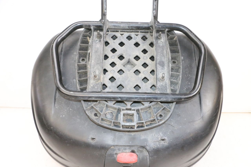 photo de BAULETTO PEUGEOT KISBEE 4T 50 (2010 - 2017) - Zoom sullo stato d'uso