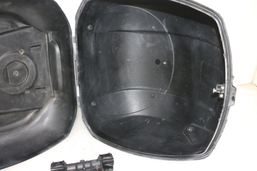 photo de BAULETTO PIAGGIO VESPA GTS SUPER IE 125 (2009 - 2016) - Zoom sullo stato d'uso