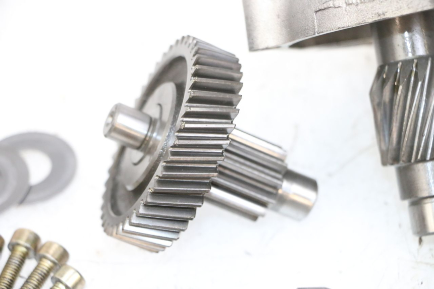 photo de TRASMISSIONE RUOTA YAMAHA YP MAJESTY 125 (2002 - 2006) - Dettagli dei punti di fissaggio