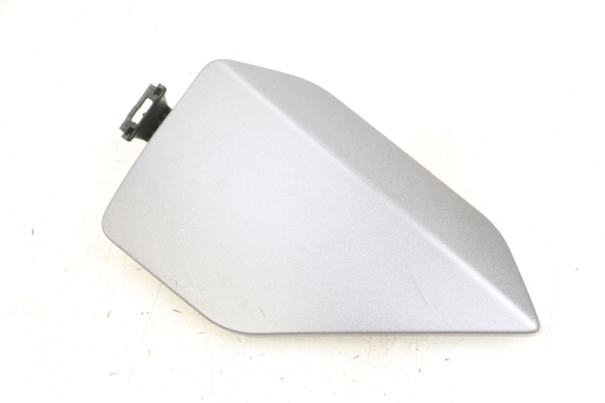 photo de TAPPO DEL SERBATOIO SUZUKI BURGMAN 650 (2013 - 2020)