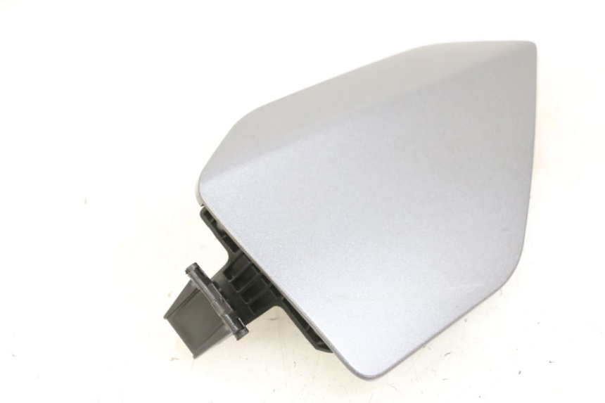 photo de TAPPO DEL SERBATOIO SUZUKI BURGMAN 650 (2013 - 2020)