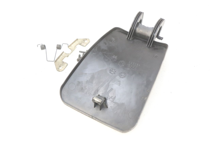 photo de SPORTELLO DEL SERBATOIO PIAGGIO MP3 LT 400 (2007 - 2012)