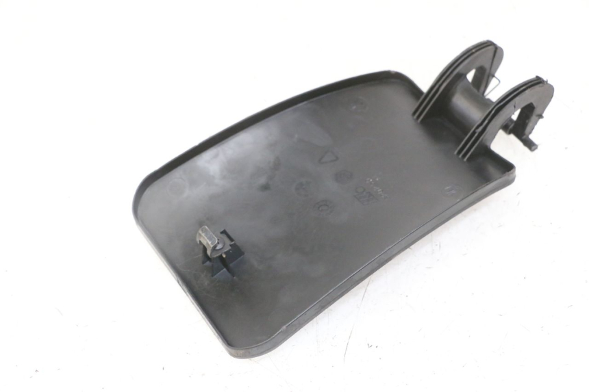 photo de SPORTELLO DEL SERBATOIO PIAGGIO MP3 LT 400 (2007 - 2012)