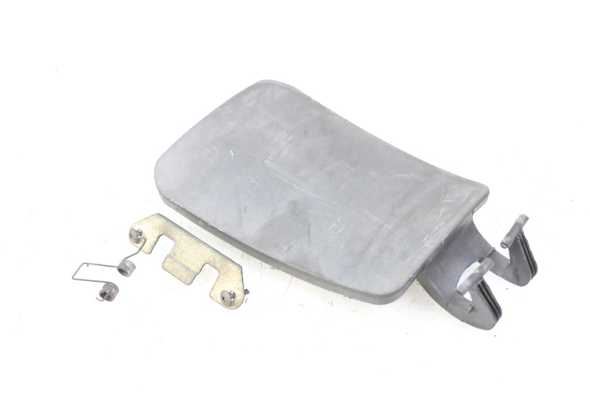 photo de SPORTELLO DEL SERBATOIO PIAGGIO X8 125 (2004 - 2007)