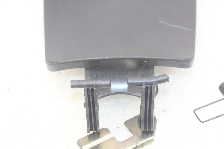 photo de SPORTELLO DEL SERBATOIO PIAGGIO X8 125 (2004 - 2007)