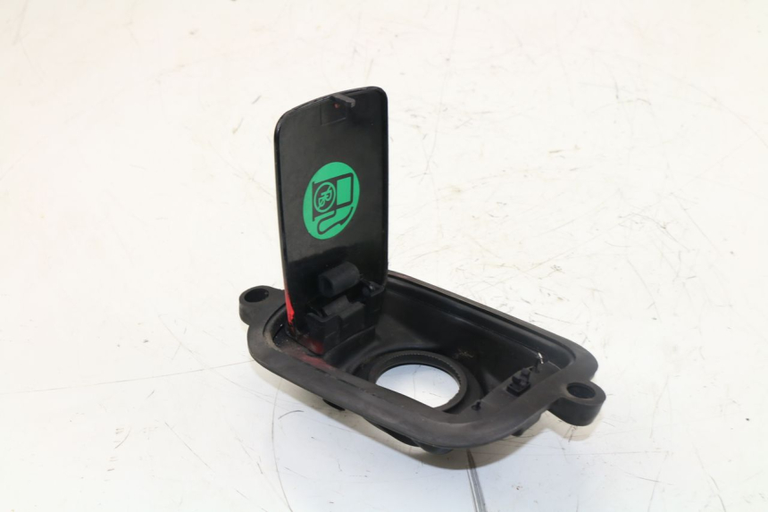 photo de SPORTELLO DEL SERBATOIO YAMAHA YP MAJESTY 125 (2007 - 2010)