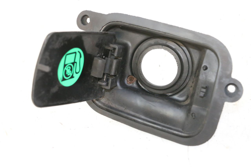 photo de SPORTELLO DEL SERBATOIO YAMAHA YP MAJESTY 125 (2007 - 2010)