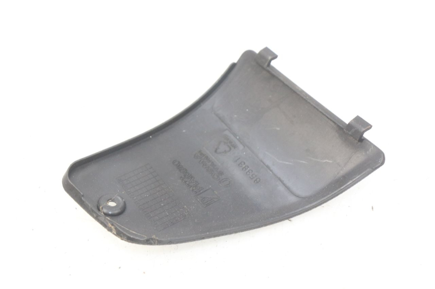 photo de SPORTA DI ISPEZIONE DESTRA PIAGGIO X7 125 (2007 - 2013) - Dettaglio del componente