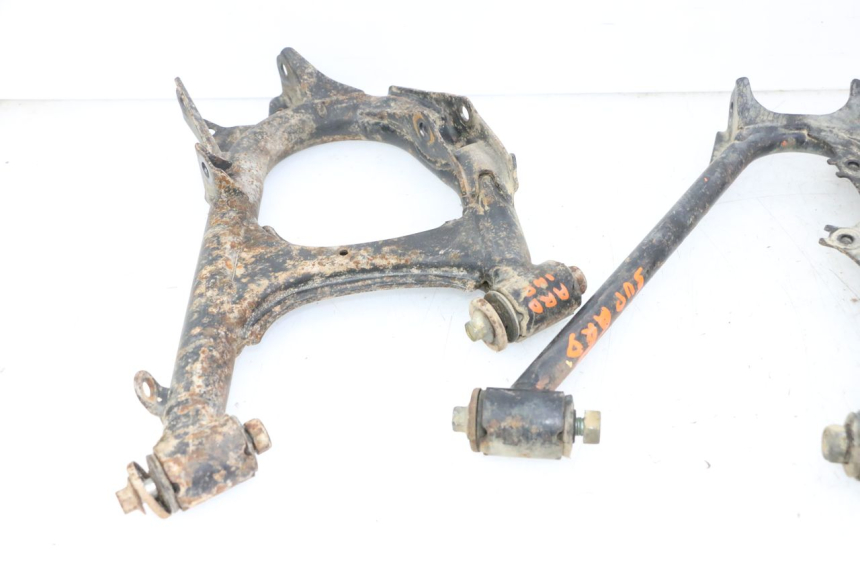 photo de BRACCIO OSCILLANTE POSTERIORE YAMAHA YFM GRIZZLY 550 (2008 - 2015)