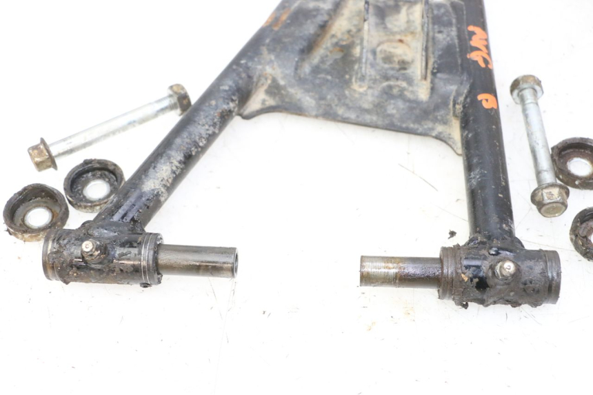 photo de BRACCIO OSCILLANTE ANTERIORE YAMAHA YFM R RAPTOR 250 (2008 - 2014)