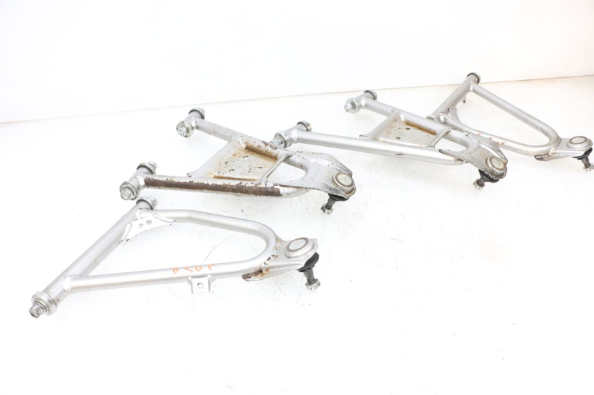 photo de BRACCIO OSCILLANTE ANTERIORE YAMAHA YFM R RAPTOR 250 (2008 - 2014) - Altra vista dell'articolo