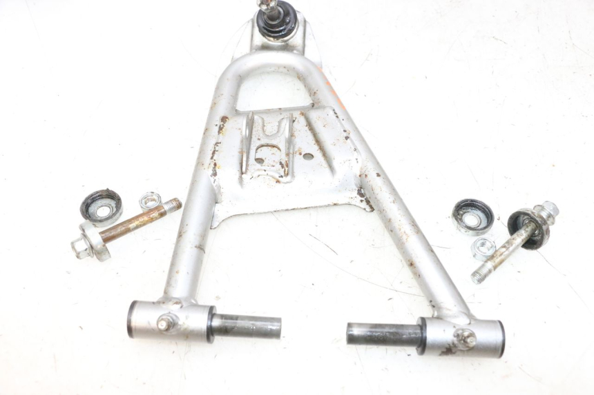 photo de BRACCIO OSCILLANTE ANTERIORE YAMAHA YFM R RAPTOR 250 (2008 - 2014) - Zoom qualità usato