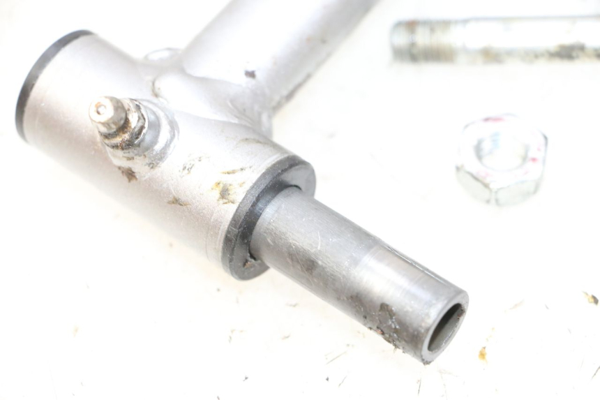 photo de BRACCIO OSCILLANTE ANTERIORE YAMAHA YFM R RAPTOR 250 (2008 - 2014) - Caratteristiche distintive