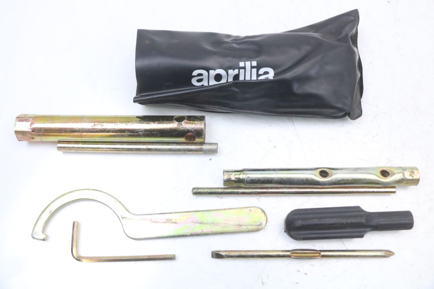 photo de KIT UTENSILI APRILIA SCARABEO GT 125 (1999 - 2007)