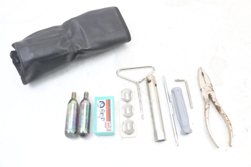 photo de KIT UTENSILI BMW C1 125 (2000 - 2003)