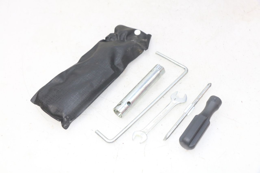 photo de SET DI ATTREZZI SUZUKI BURGMAN 125 (2007 - 2014)