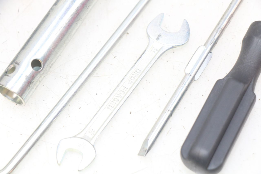 photo de SET DI ATTREZZI SUZUKI BURGMAN 125 (2007 - 2014)