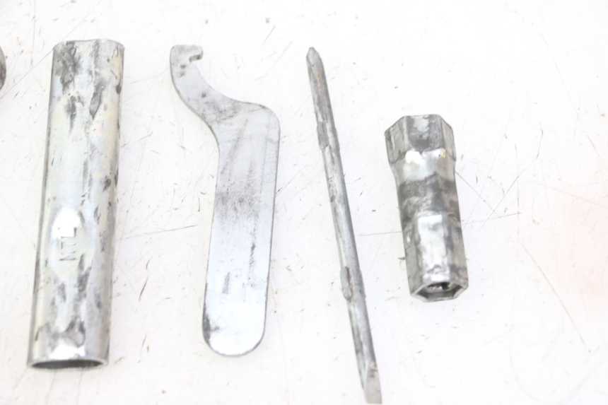 photo de KIT UTENSILI HONDA CBF 125 (2009 - 2015)