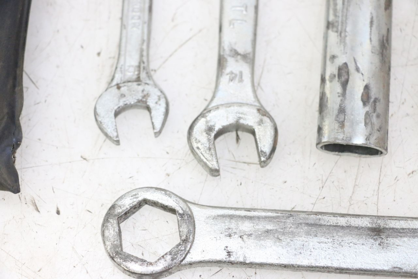 photo de KIT UTENSILI HONDA CBF 125 (2009 - 2015)