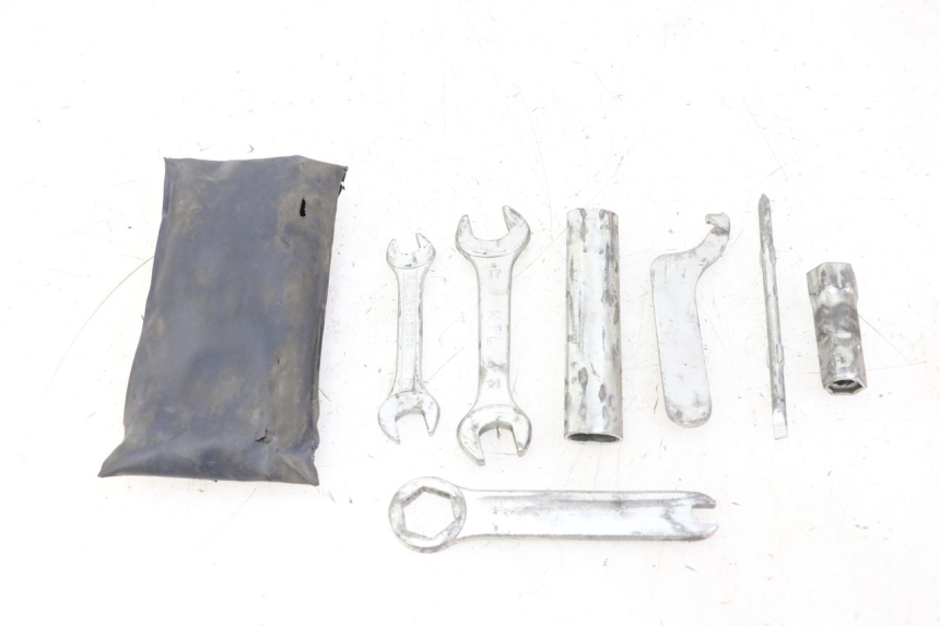 photo de KIT UTENSILI HONDA CBF 125 (2009 - 2015)