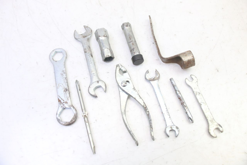 photo de KIT UTENSILI APRILIA CLASSIC 125 (1995 - 2001)