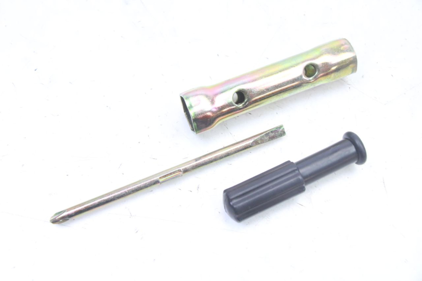 photo de KIT UTENSILI SYM FIDDLE 3 III 125 (2014 - 2020)