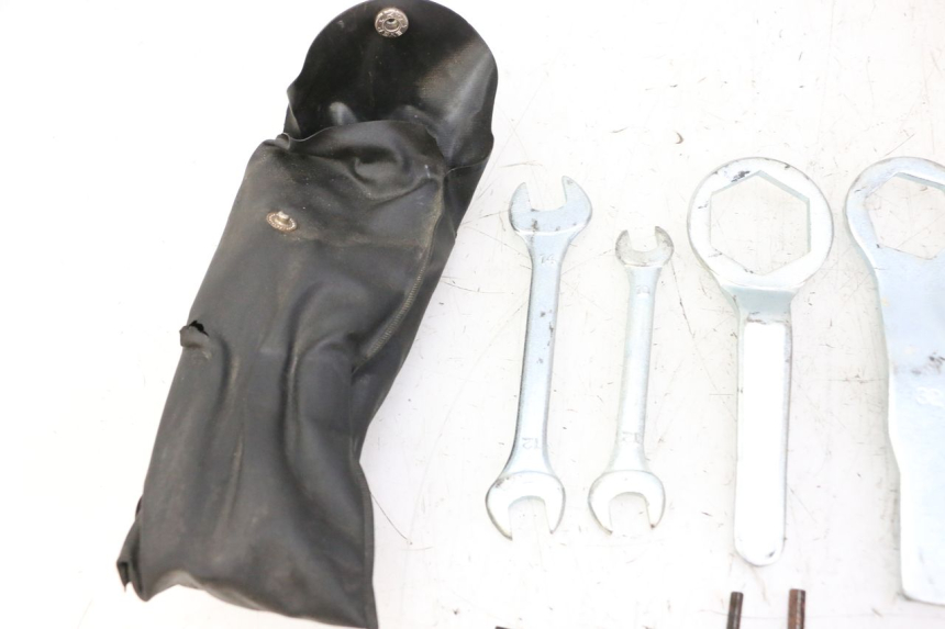 photo de KIT UTENSILI YAMAHA FZ6 FAZER S2 600 (2007 - 2011)